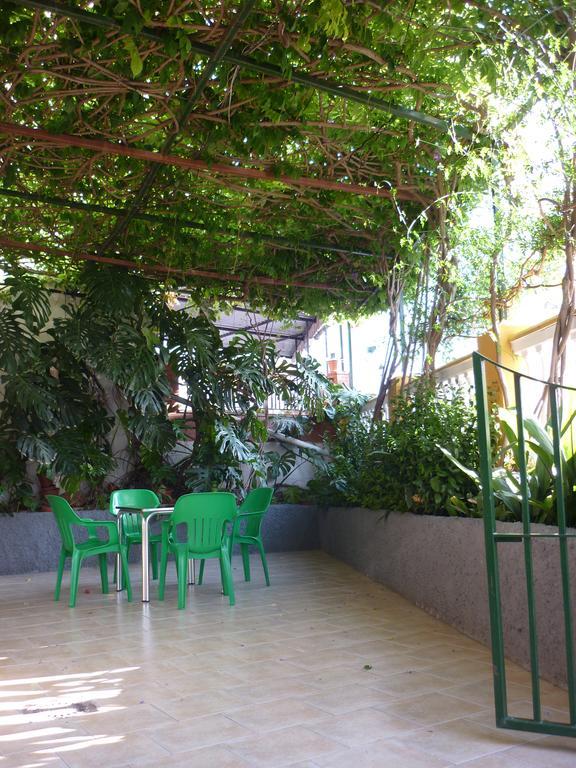 Hotel Las Flores Tolox Kültér fotó