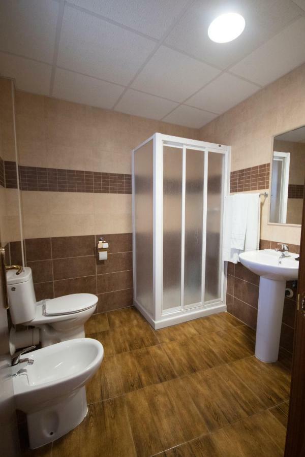 Hotel Las Flores Tolox Kültér fotó