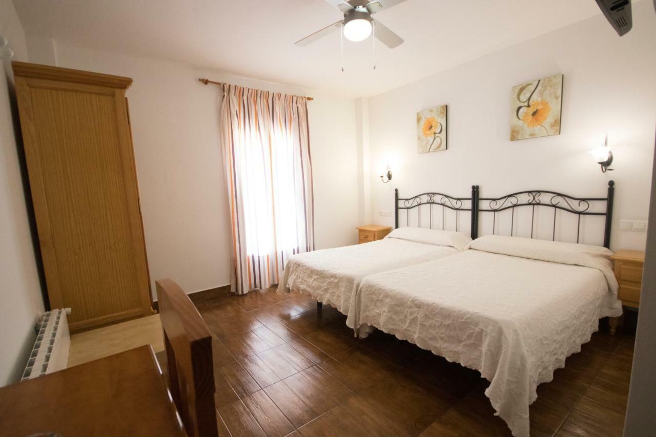 Hotel Las Flores Tolox Kültér fotó