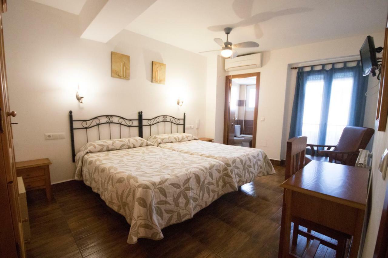 Hotel Las Flores Tolox Kültér fotó